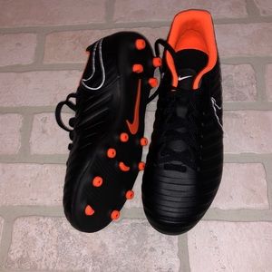 NWT Nike Jr Legend 7 Club FG size 4.5Y